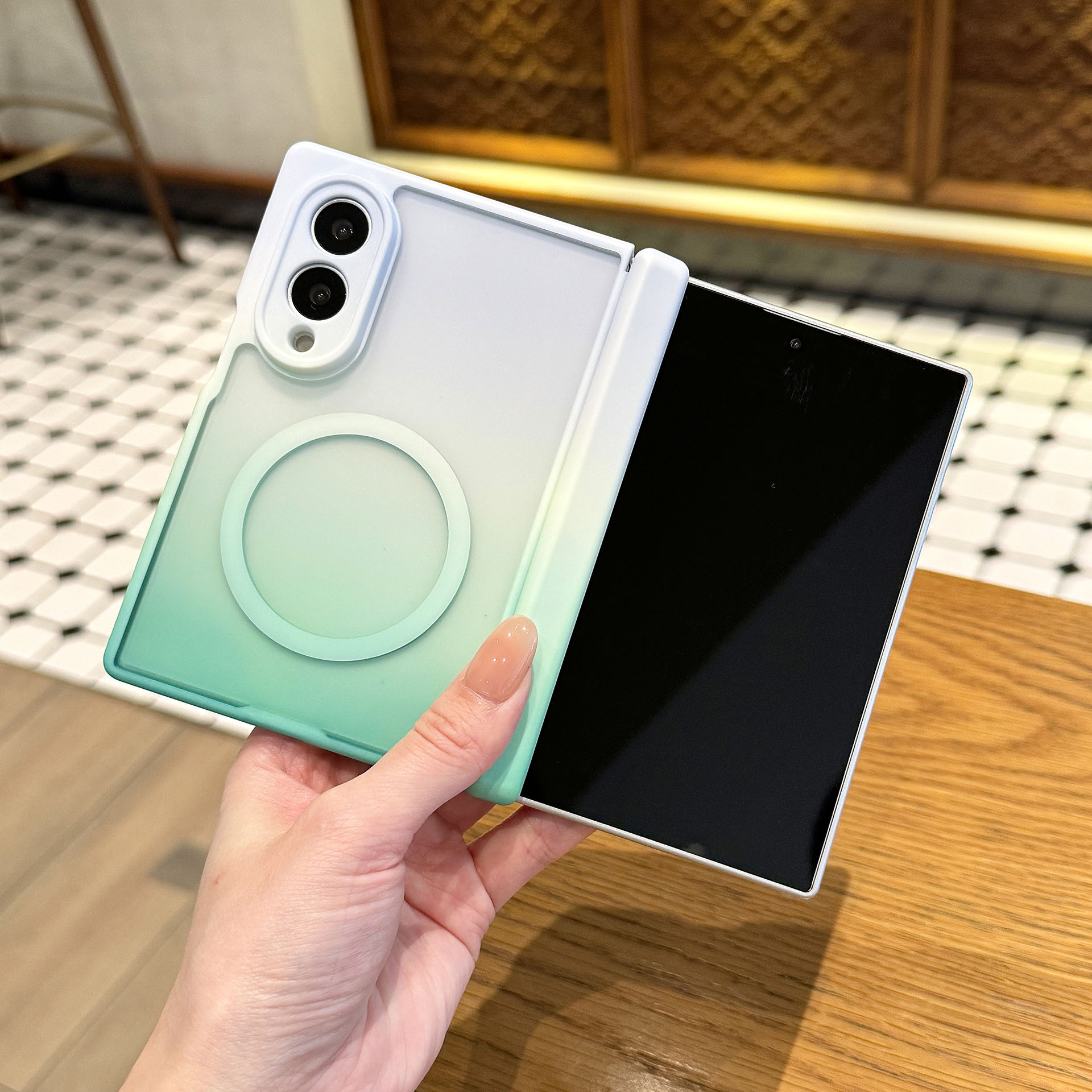 Custodia Protettiva Magnetica  - Gradient Color Case recensione e prezzo